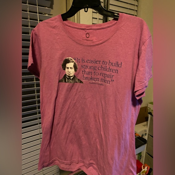 Graphic tee - Picture 1 of 3